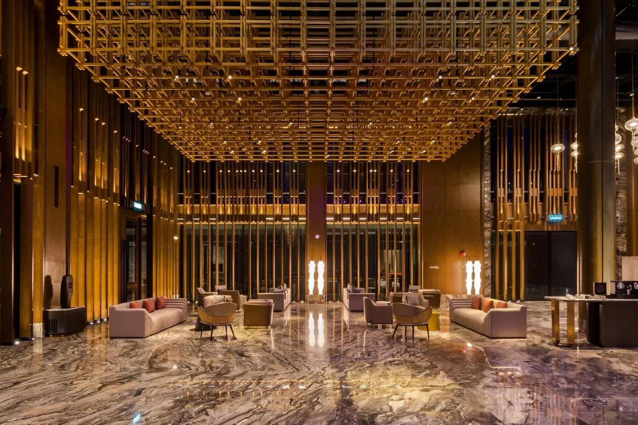 M Resort & Hotel كوالالمبور 5*,
